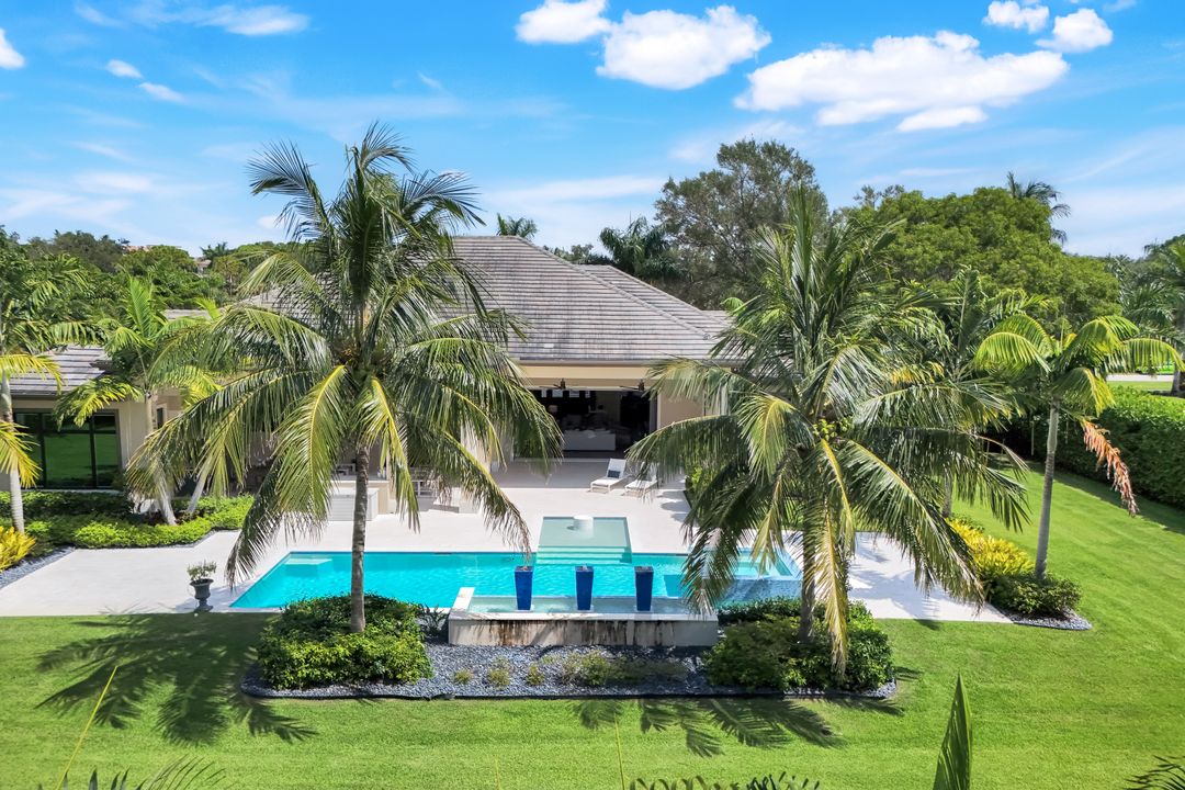 112 Hickory Rd, Naples, FL 34108