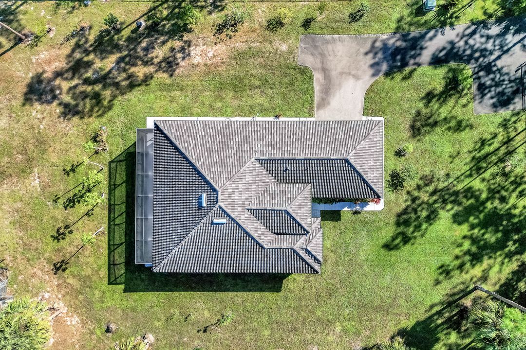 141 20th Ave NW, Naples, FL 34120