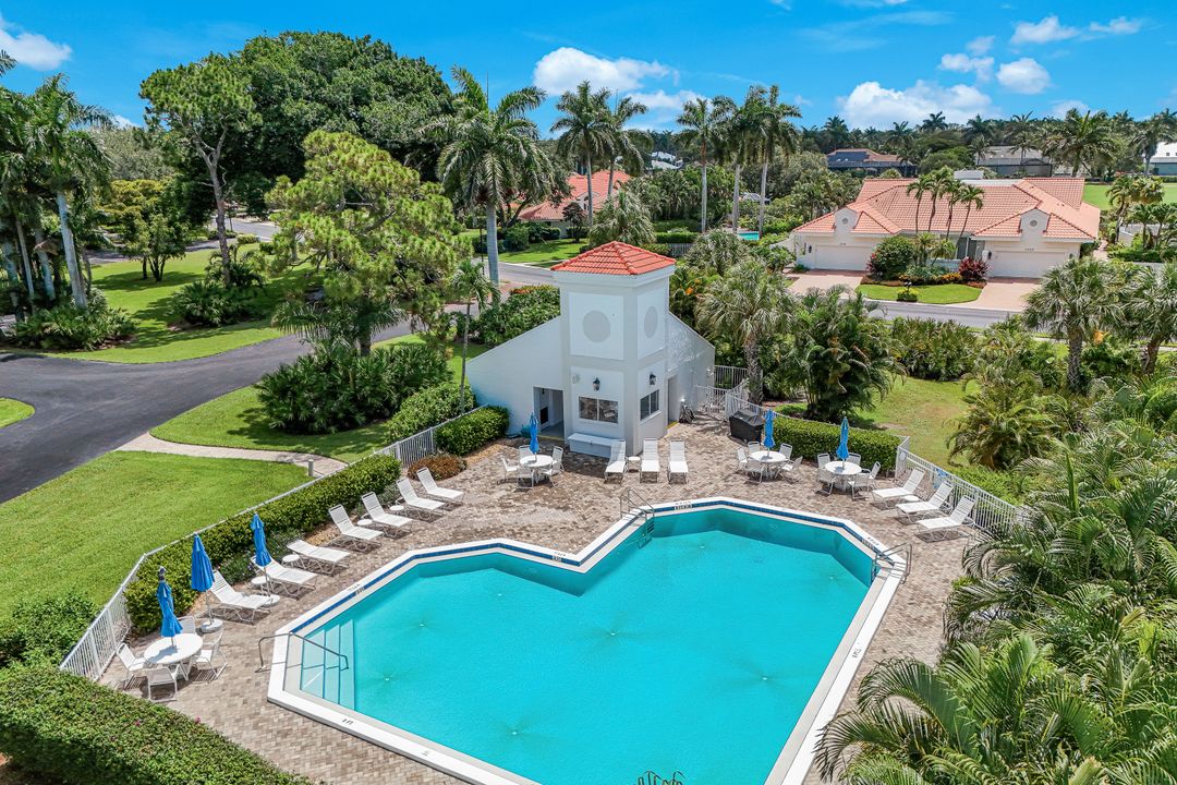 4700 Yacht Harbor Dr #611, Naples, FL 34112