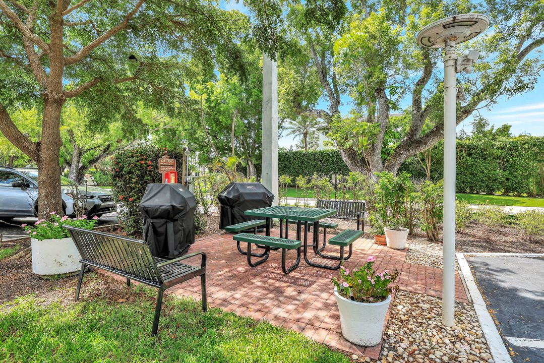 1300 Gulf Shore Blvd N #410, Naples, FL 34102