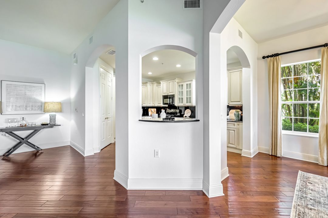 3164 Serena Ln #101, Naples, FL 34114