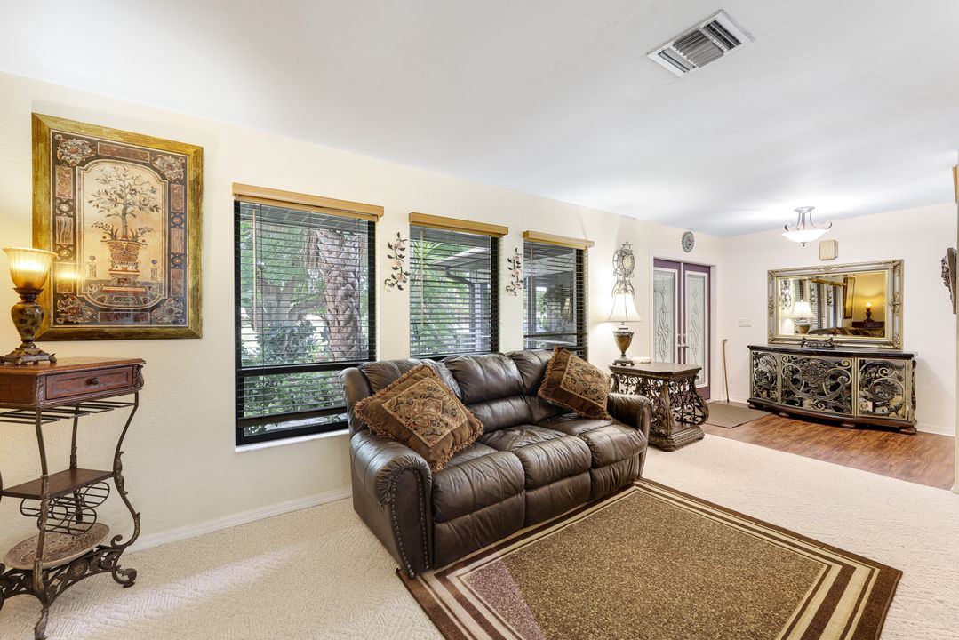 1725 SE 9th Terrace, Cape Coral, FL 33990