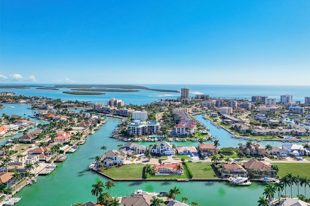 888 Banyan Ct, Marco Island, FL 34145