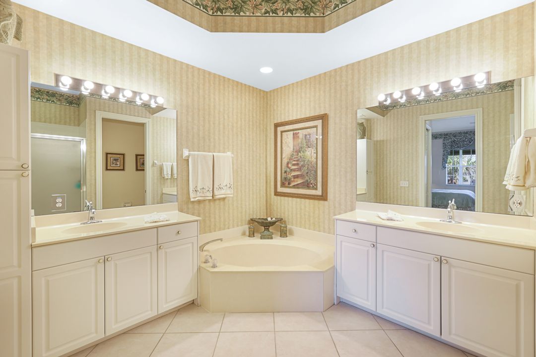 795 Bentwater Cir #202, Naples, FL 34108