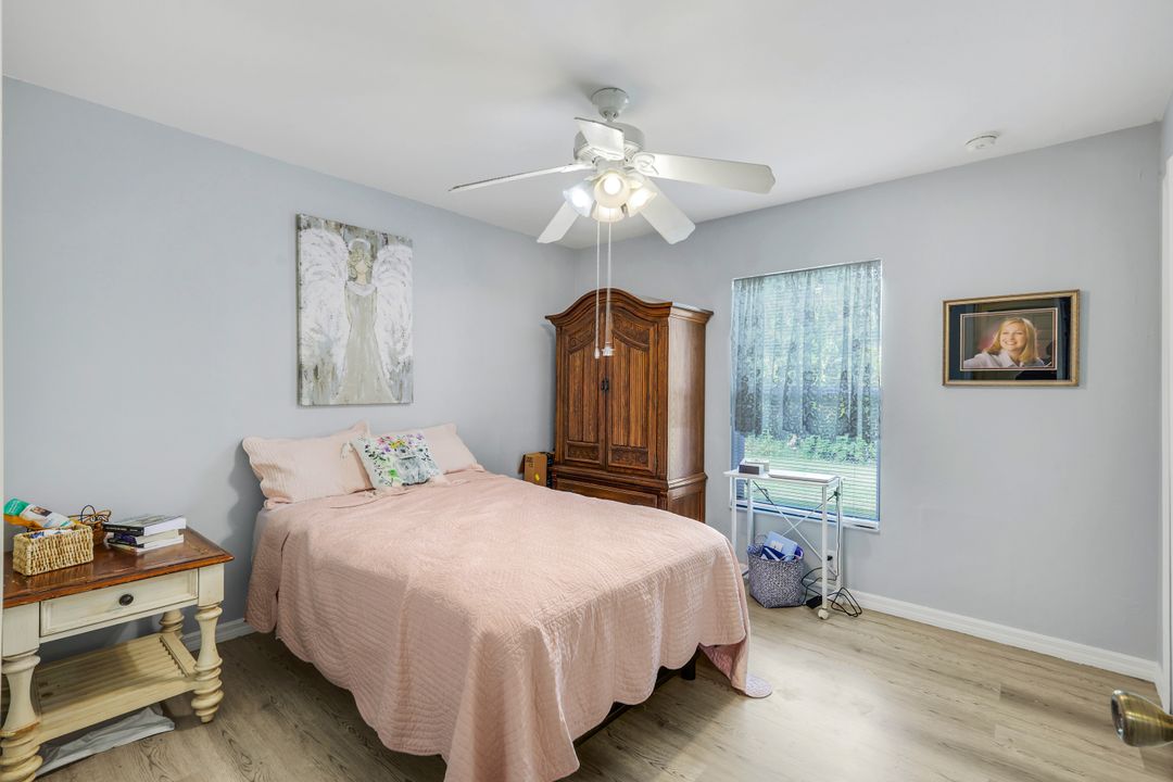 1006 NE 6th Pl, Cape Coral, FL 33909