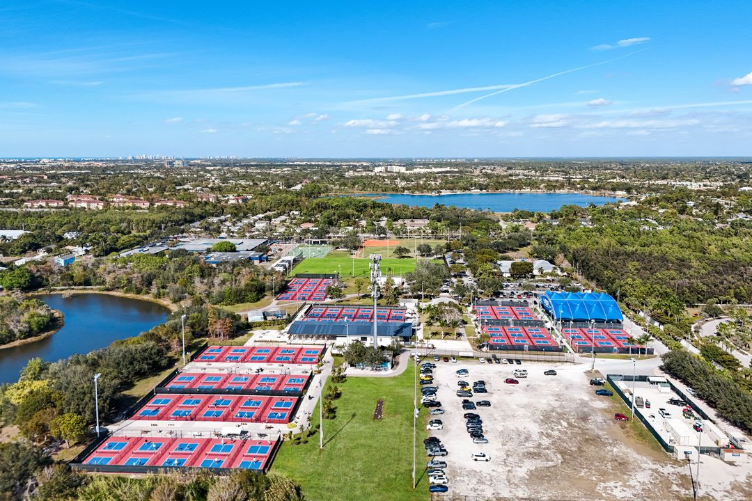 3561 Thomasson Dr, Naples, FL 34112