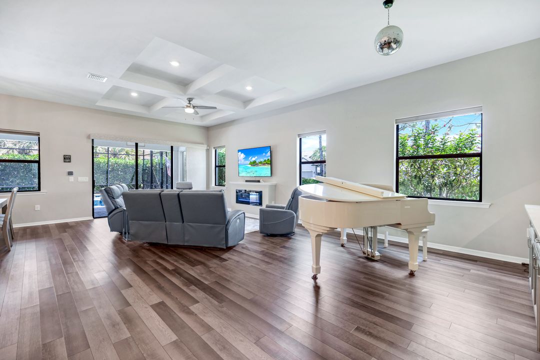9368 Night Heron Ln, Naples, FL 34120