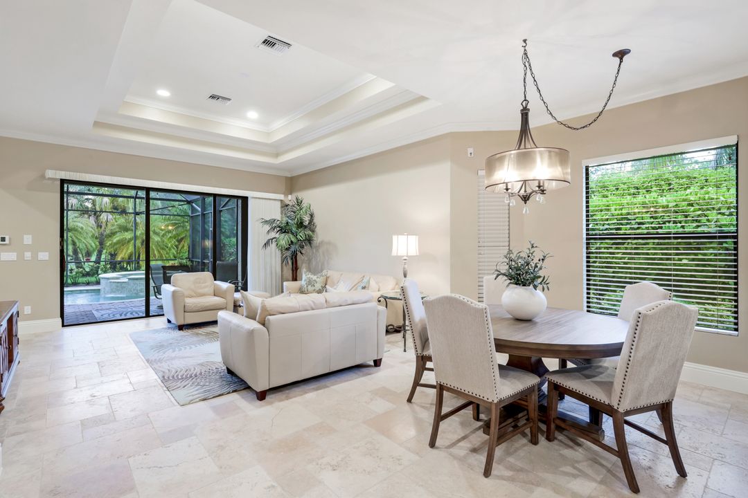 7598 Moorgate Point Way, Naples, FL 34113