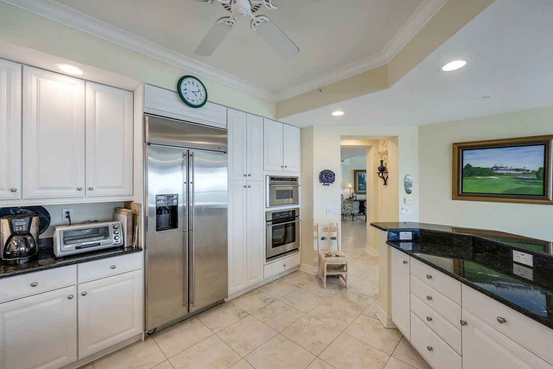 295 Grande Way #1203, Naples, FL 34110
