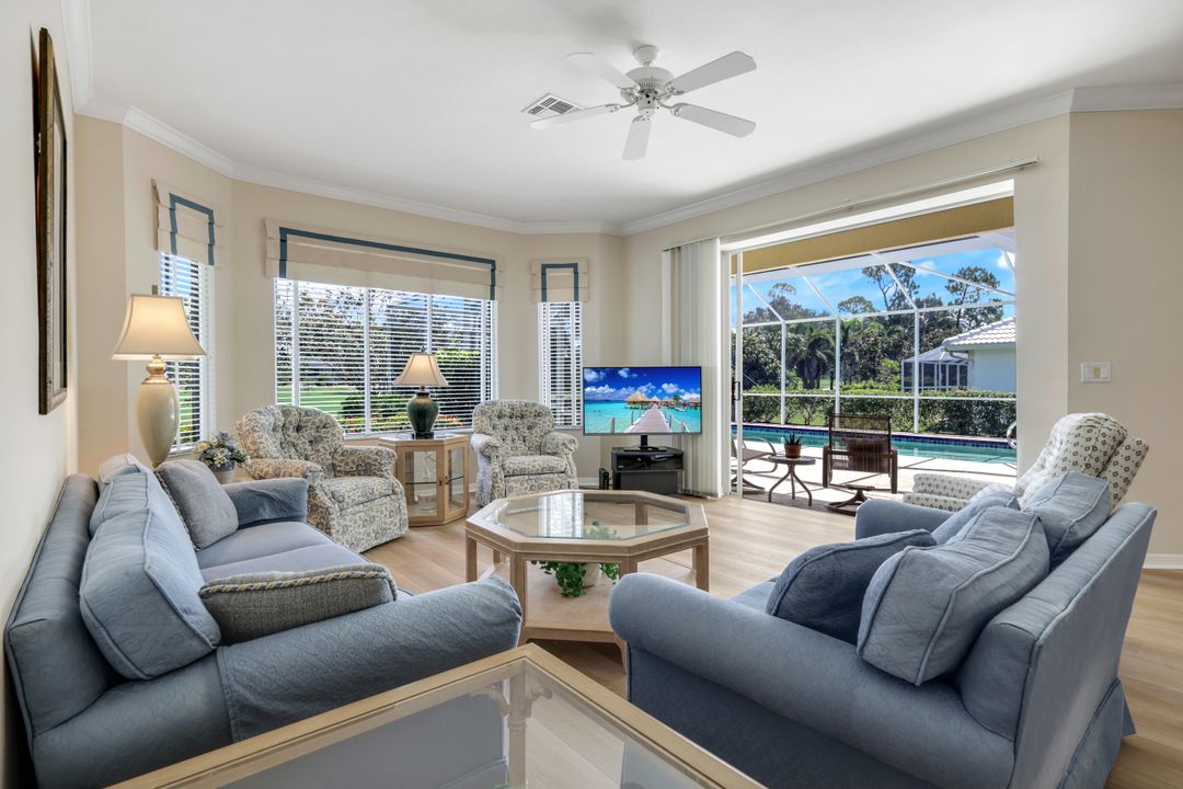 190 Palmetto Dunes Cir, Naples, FL 34113