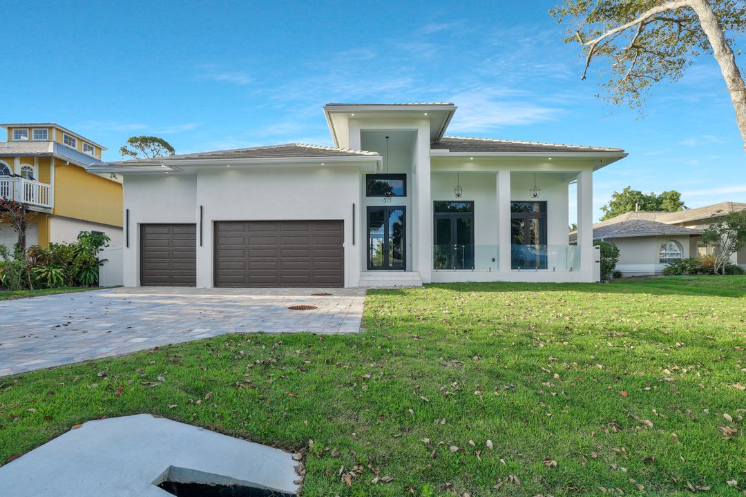 1317 Cypress Woods Dr, Naples, FL 34103