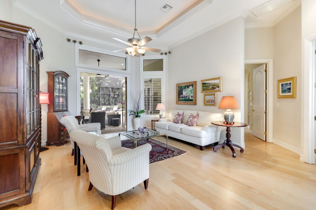 602 Springline Dr, Naples, FL 34102