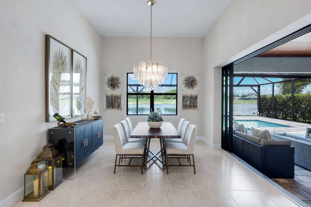 9577 Everglades Dr, Naples, FL 34120
