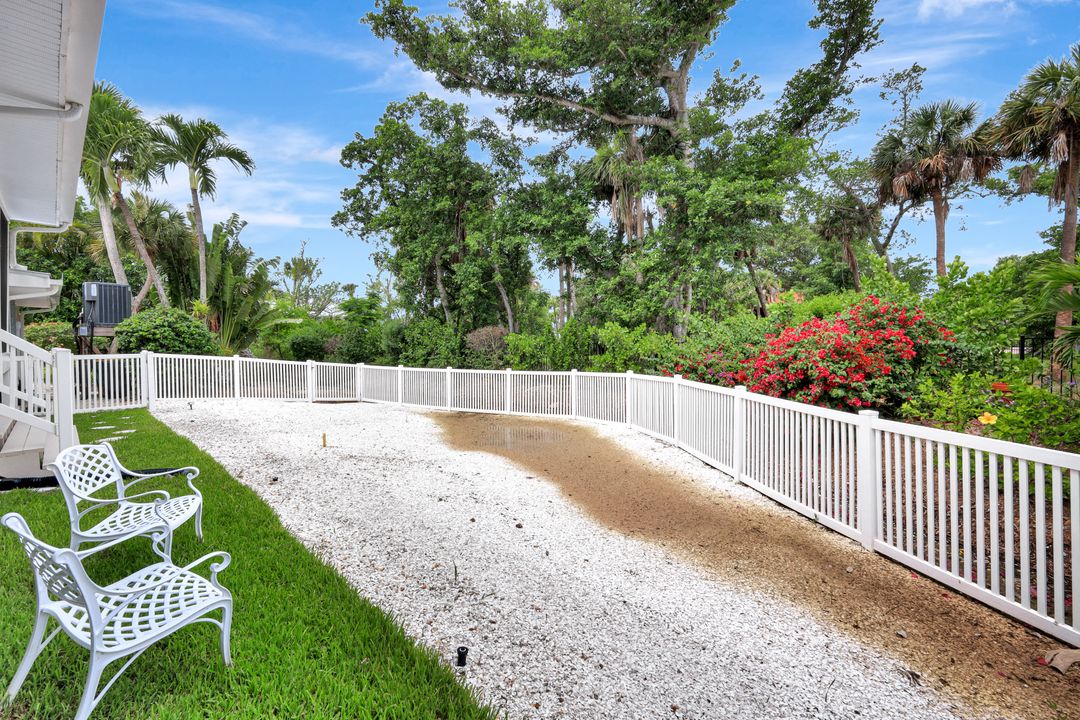 1874 Farm Trail, Sanibel, FL 33957