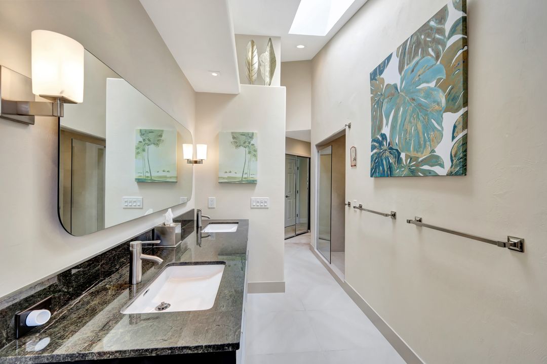 27105 Oakwood Lake Dr, Bonita Springs, FL 34134