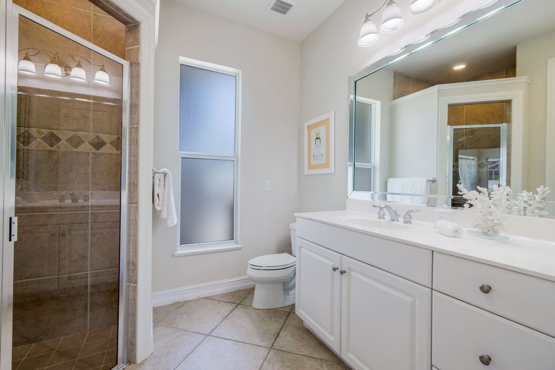 687 106th Ave N, Naples, FL 34108