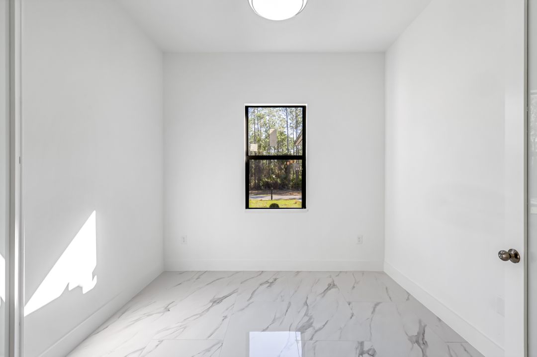 2113 Grayson Ave, Alva, FL 33920