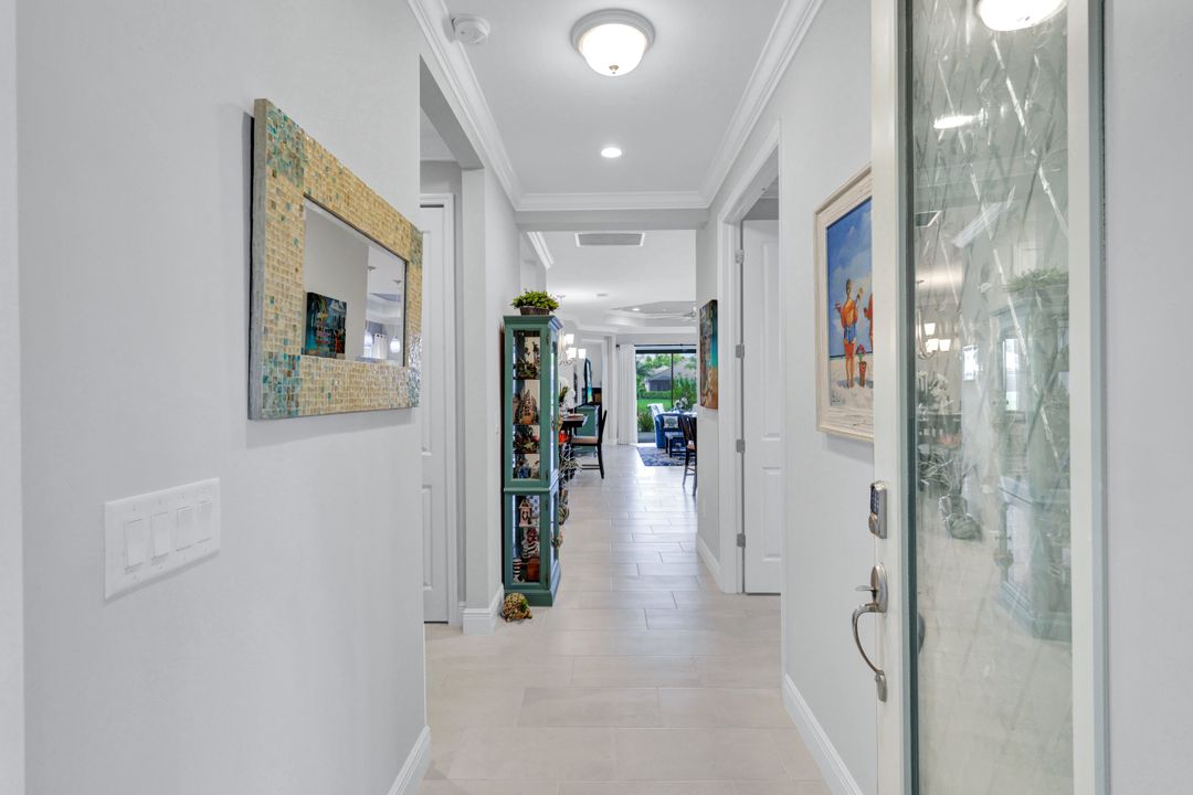 2319 Marquesa Cir, Naples, FL 34112