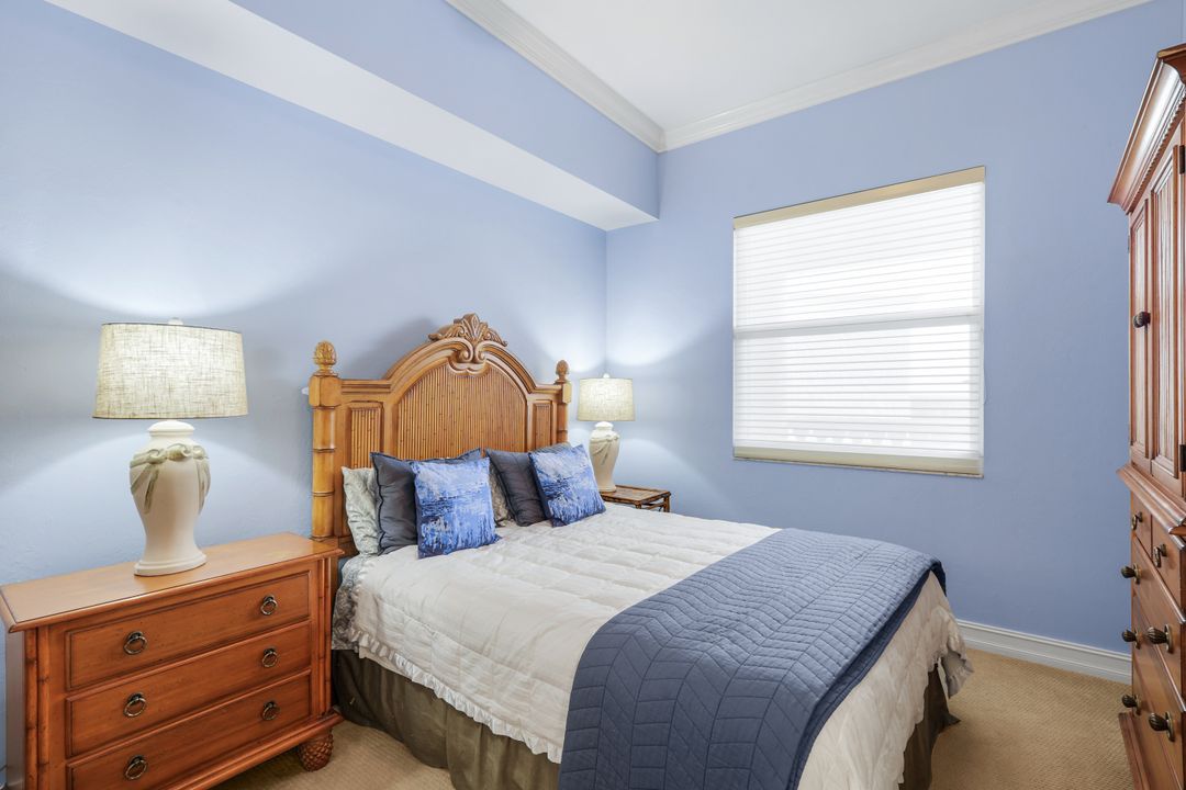 400 Flagship Dr #1206, Naples, FL 34108