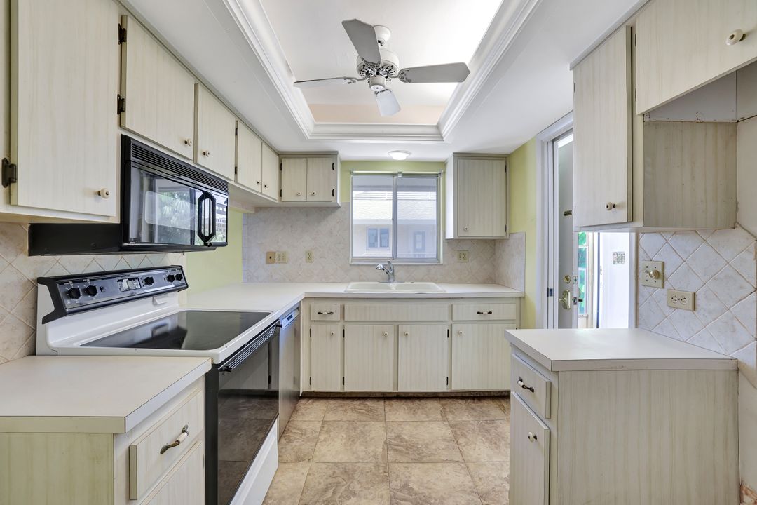 722 Broad Ave S #722, Naples, FL 34102