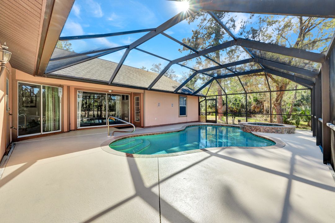 825 23rd St SW, Naples, FL 34117
