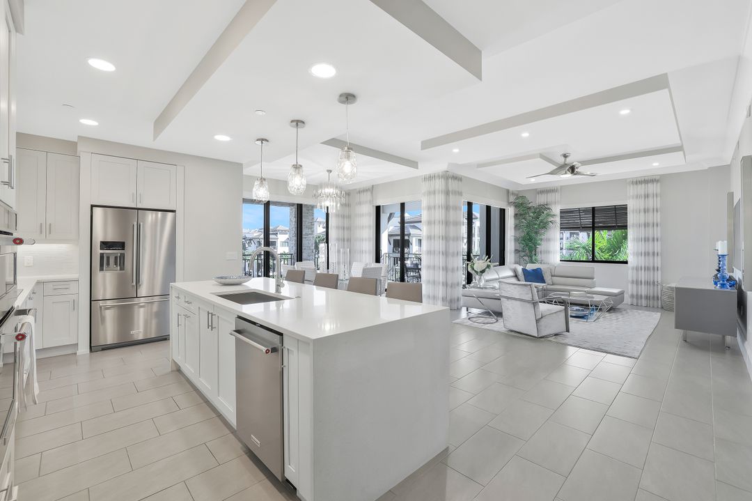 1035 3rd Ave S #402, Naples, FL 34102