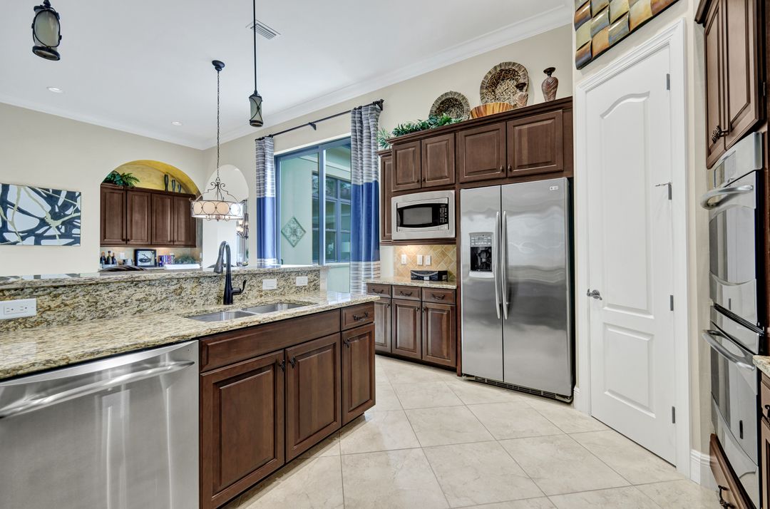 16830 Cabreo Dr, Naples, FL 34110