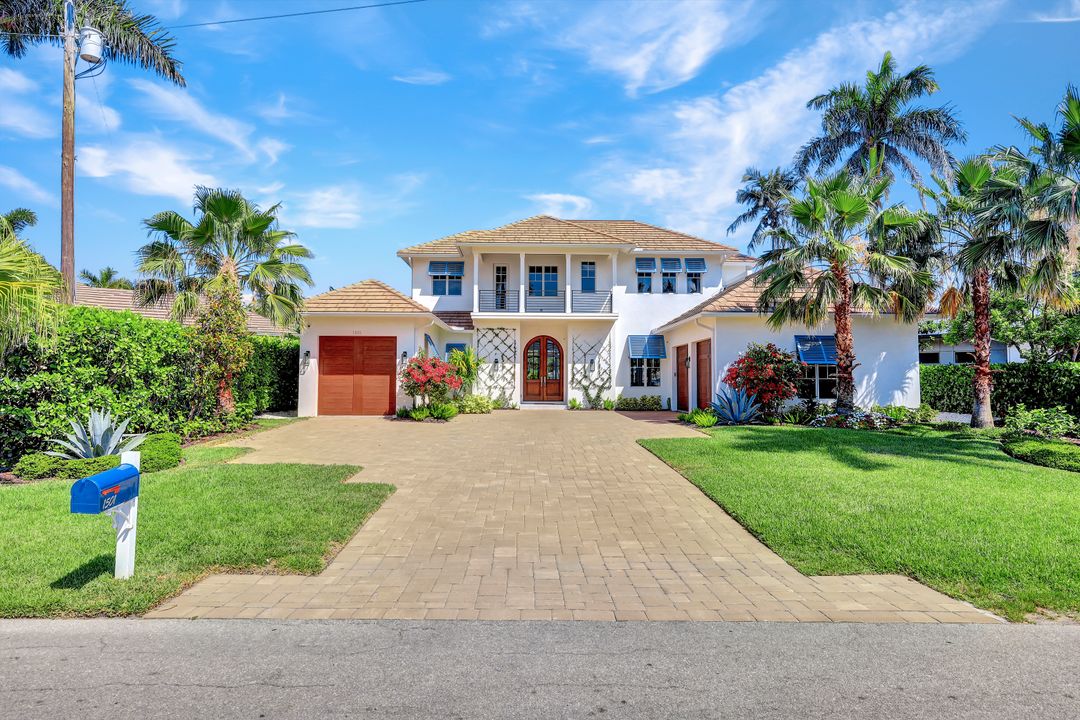 1501 Bluefin Ct, Naples, FL 34102