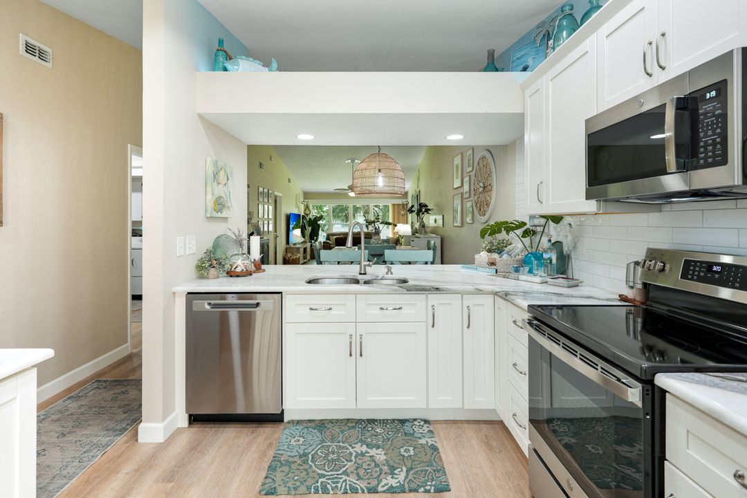 4240 Jack Frost Ct #6, Naples, FL 34112