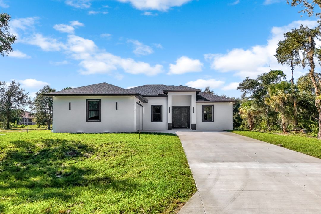 507 Prospect Ave, Lehigh Acres, FL 33972