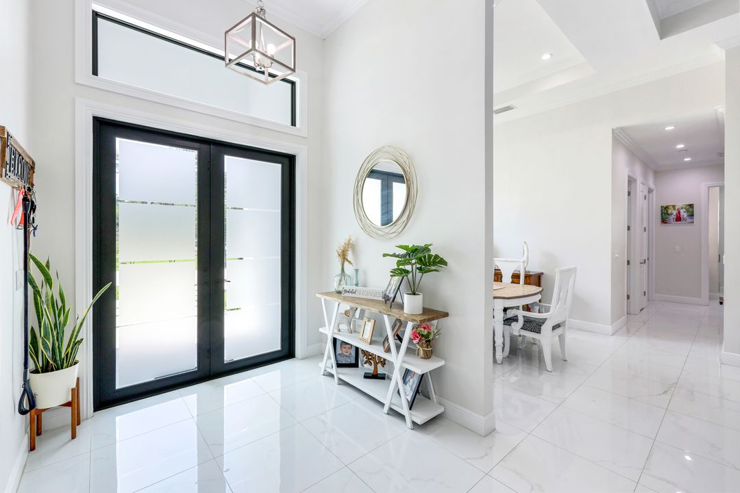 367 14th Ave NE, Naples, FL 34120