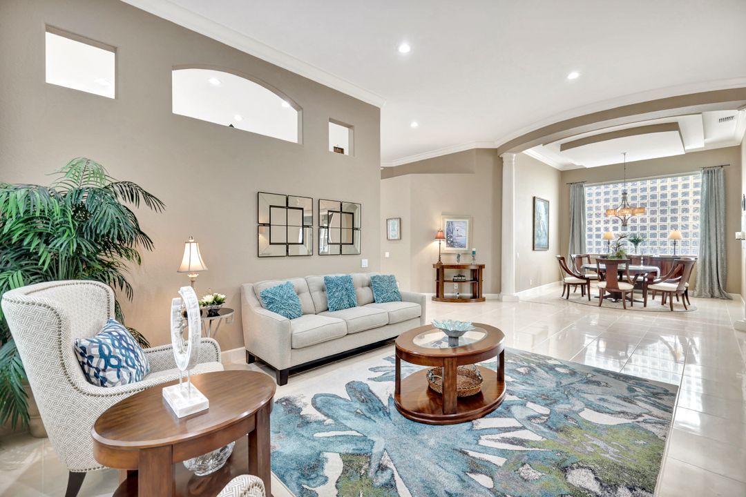 1282 Via Portofino, Naples, FL 34108