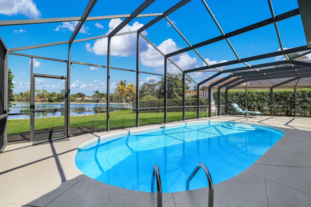 210 Belville Blvd, Naples, FL 34104