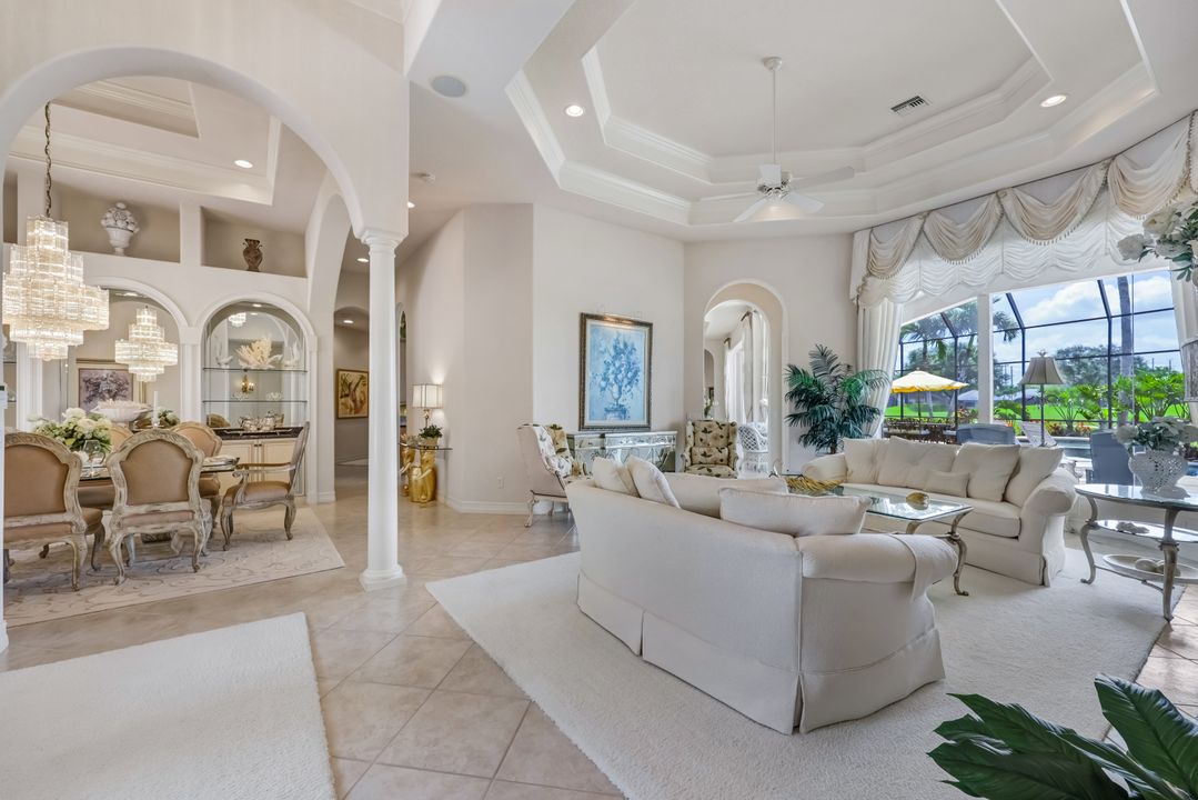 2988 St Barnabas Ct, Naples, FL 34105