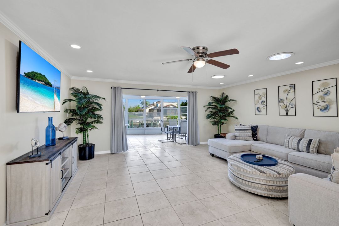 2033 SE 27th Terrace, Cape Coral, FL 33904