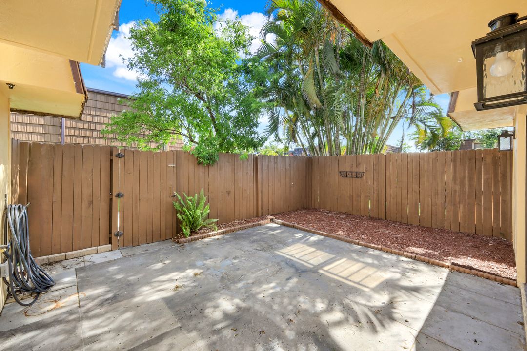 1501 Park Meadows Dr #3, Fort Myers, FL 33907