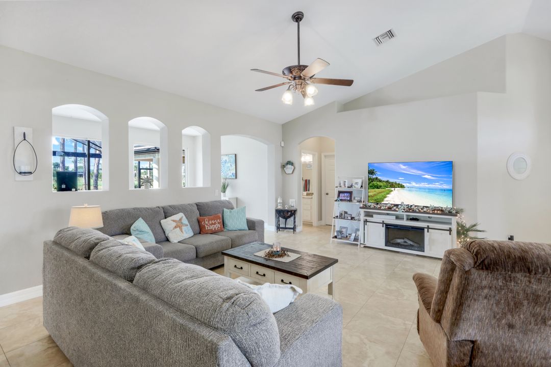 1302 SW 20th St, Cape Coral, FL 33991