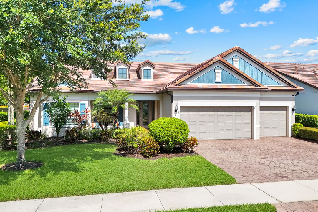 16273 Camden Lakes Cir, Naples, FL 34110