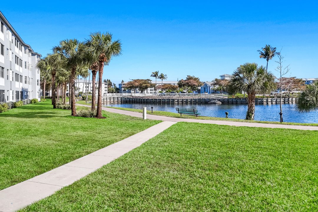 16575 Lake Cir Dr #1136, Fort Myers, FL 33908