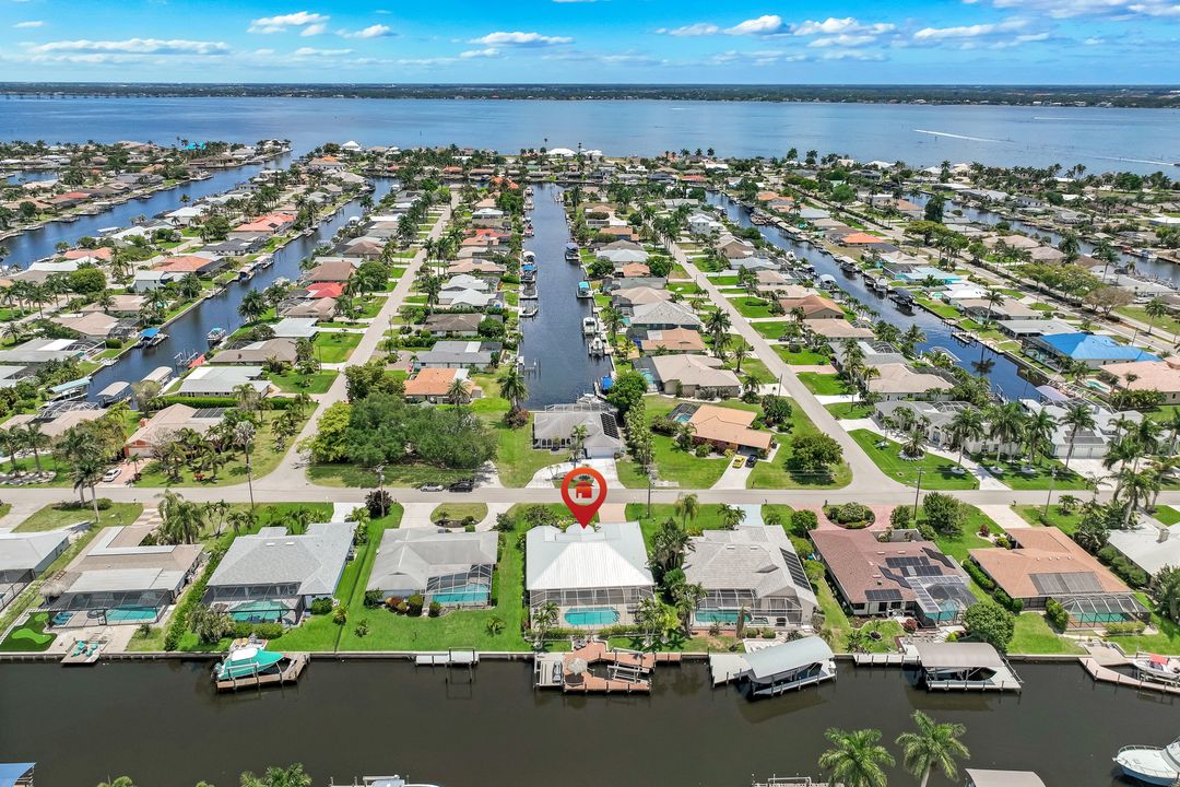 3710 SE 18th Pl, Cape Coral, FL 33904