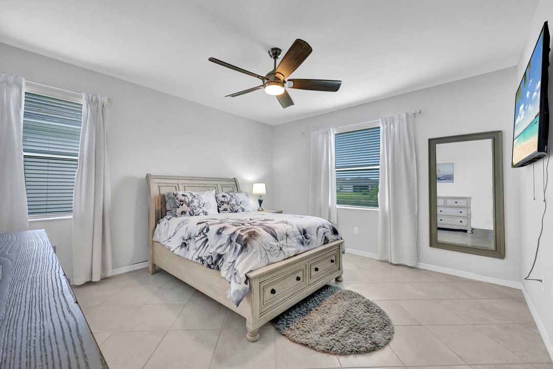 2622 Scarlet Wy, Naples, FL 34120