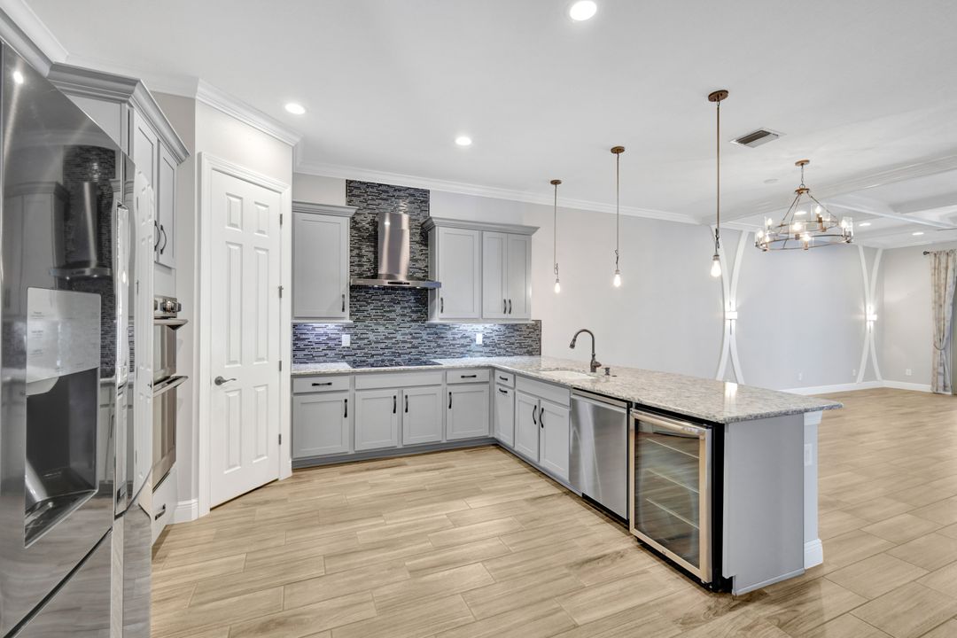 1189 S Town and River Dr, Fort Myers, FL 33919