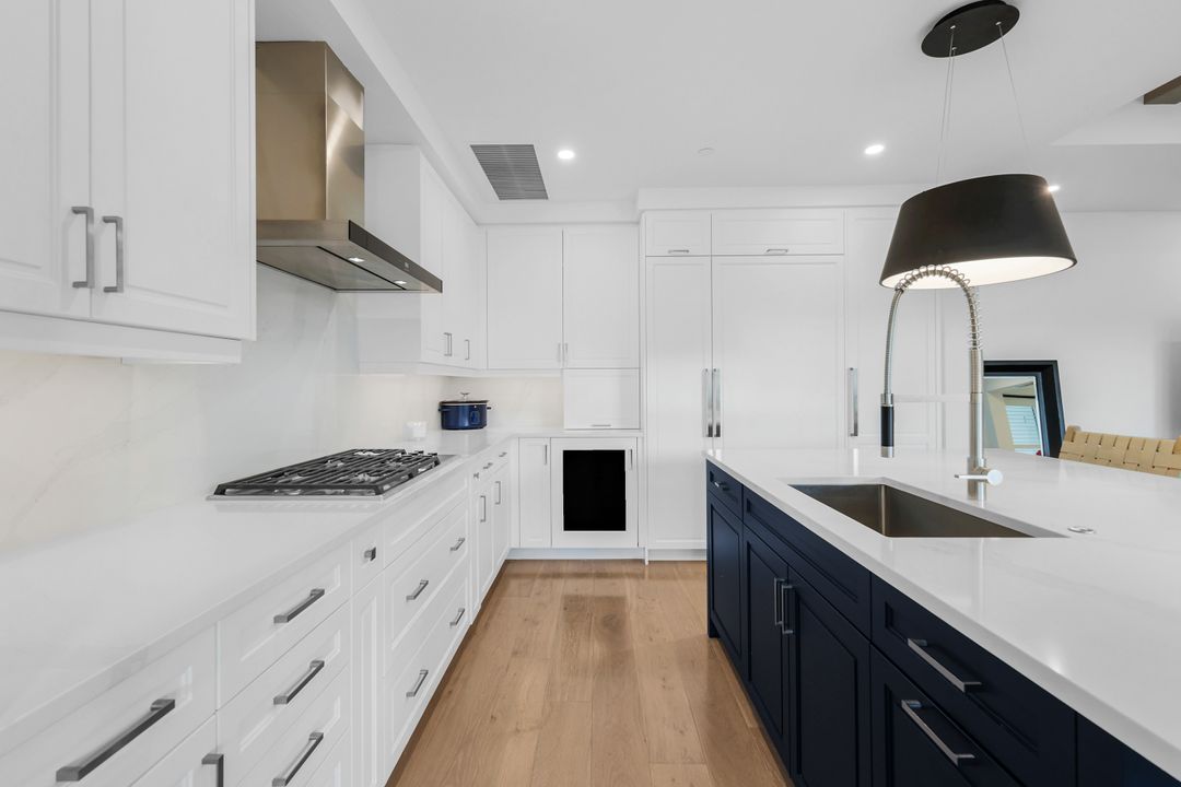 1130 3rd Ave S, Naples, FL 34102