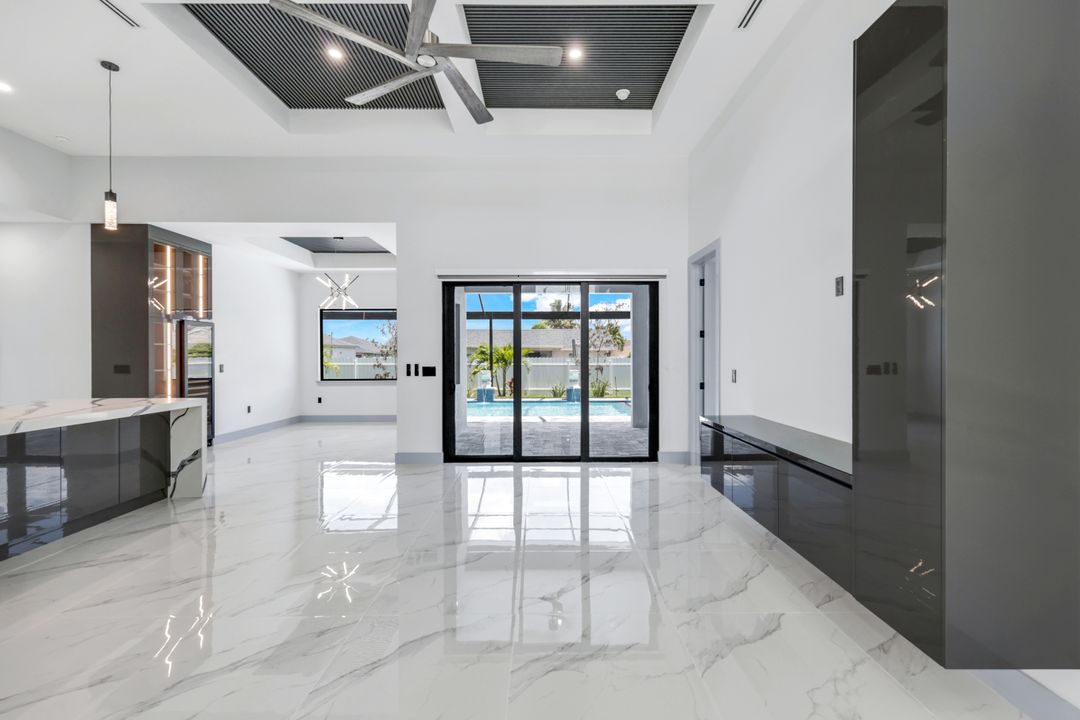 405 Mohawk Pkwy, Cape Coral, FL 33914