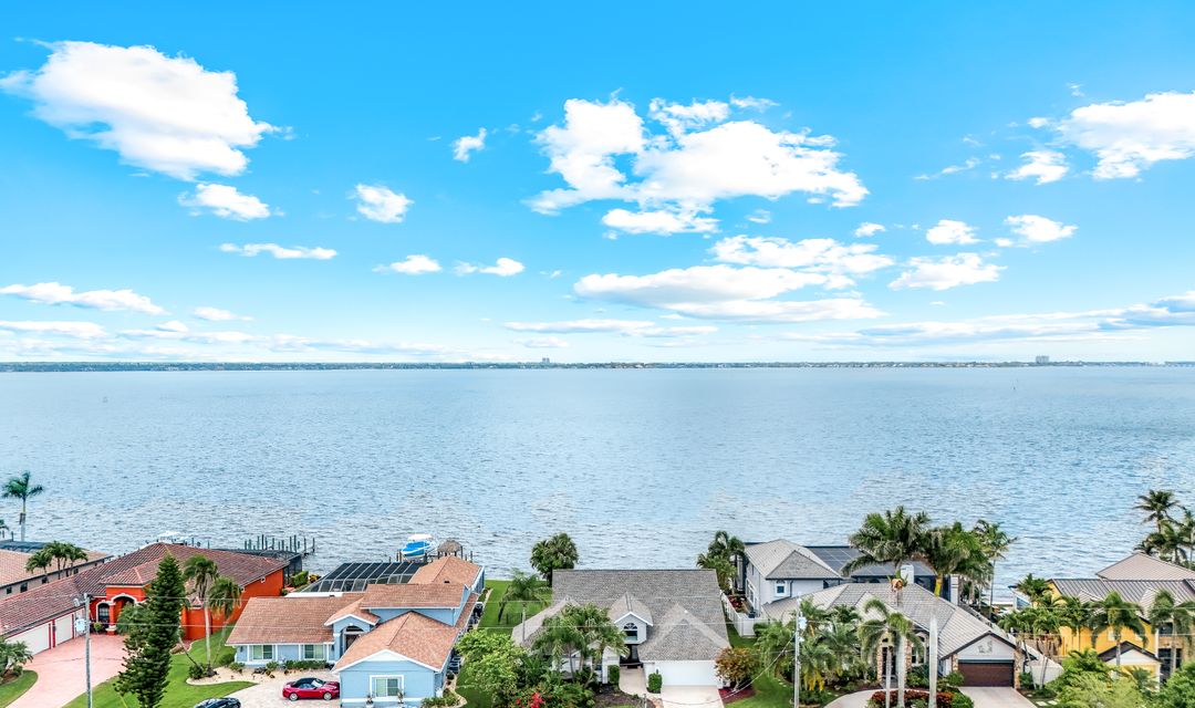 2250 SE 28th St, Cape Coral, FL 33904