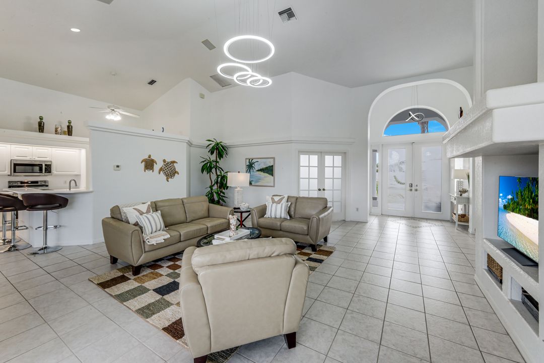 3712 SE 17th Pl, Cape Coral, FL 33904