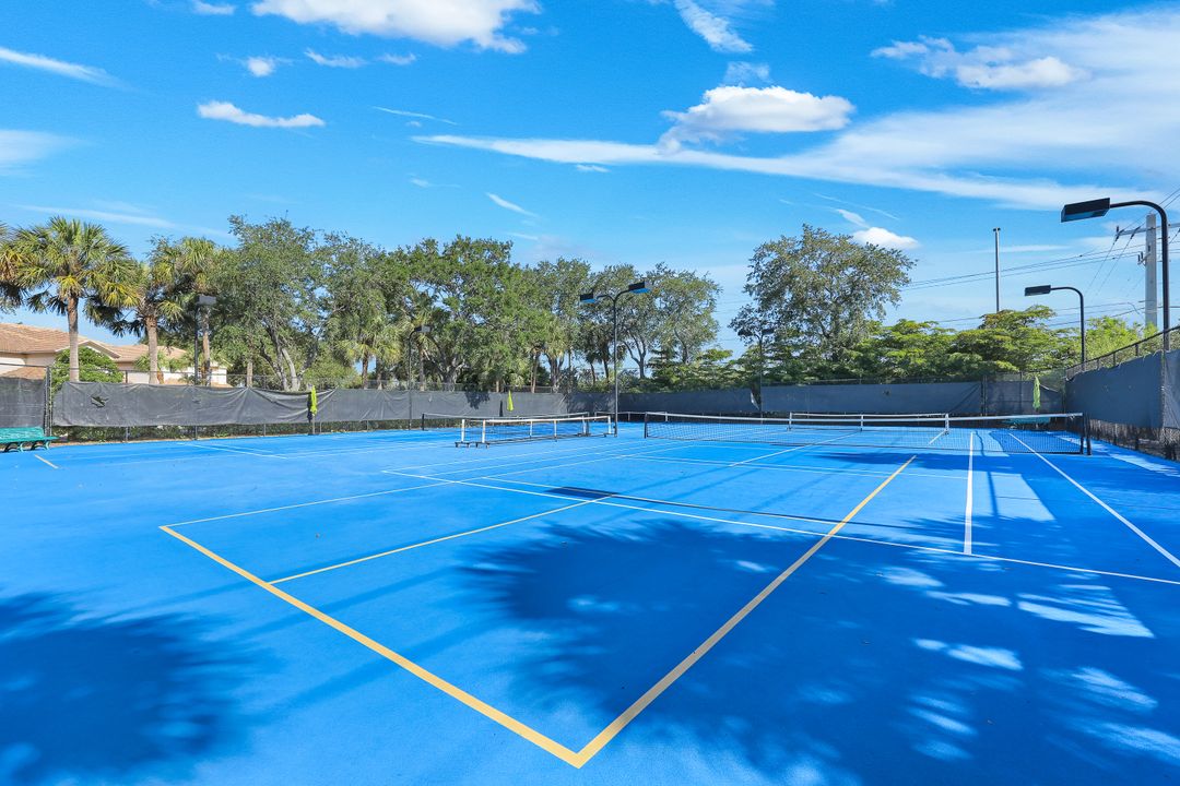 7756 Gardner Dr #102, Naples, FL 34109