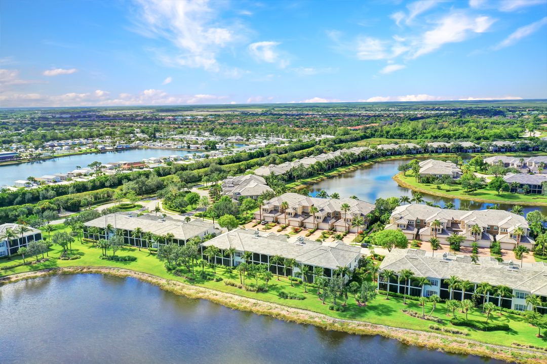 9235 Tesoro Ln #4-202, Naples, FL 34114