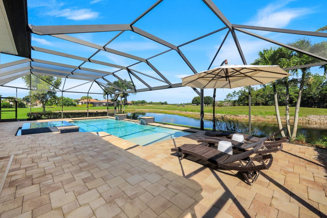 9238 Ores Cir, Naples, FL 34120