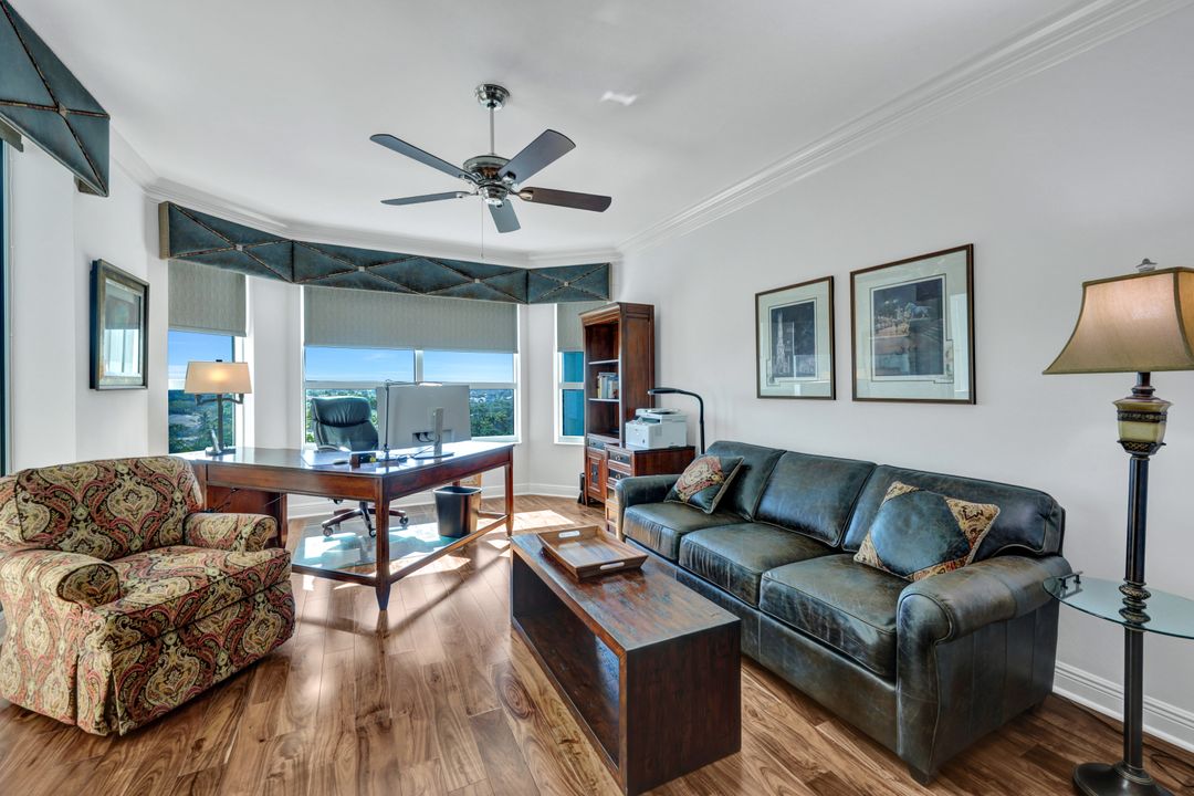 285 Grande Way #903, Naples, FL 34110